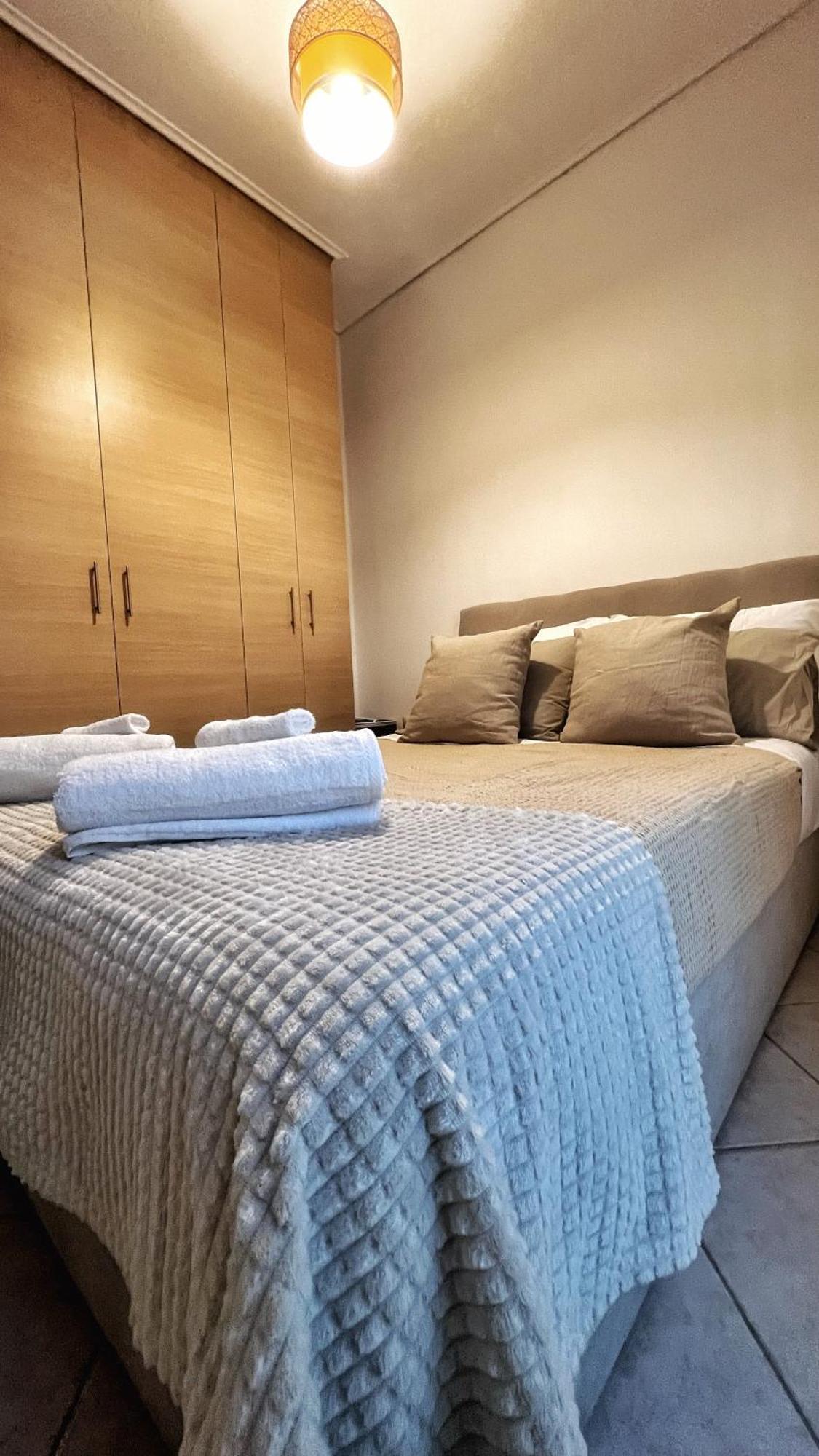 H&H Cozy Retreat Apartamento Pireu Exterior foto